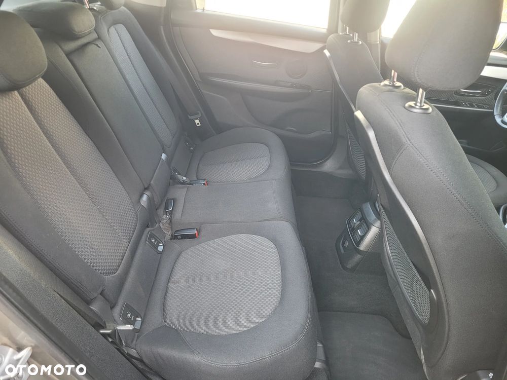 BMW Seria 2 218d - 18