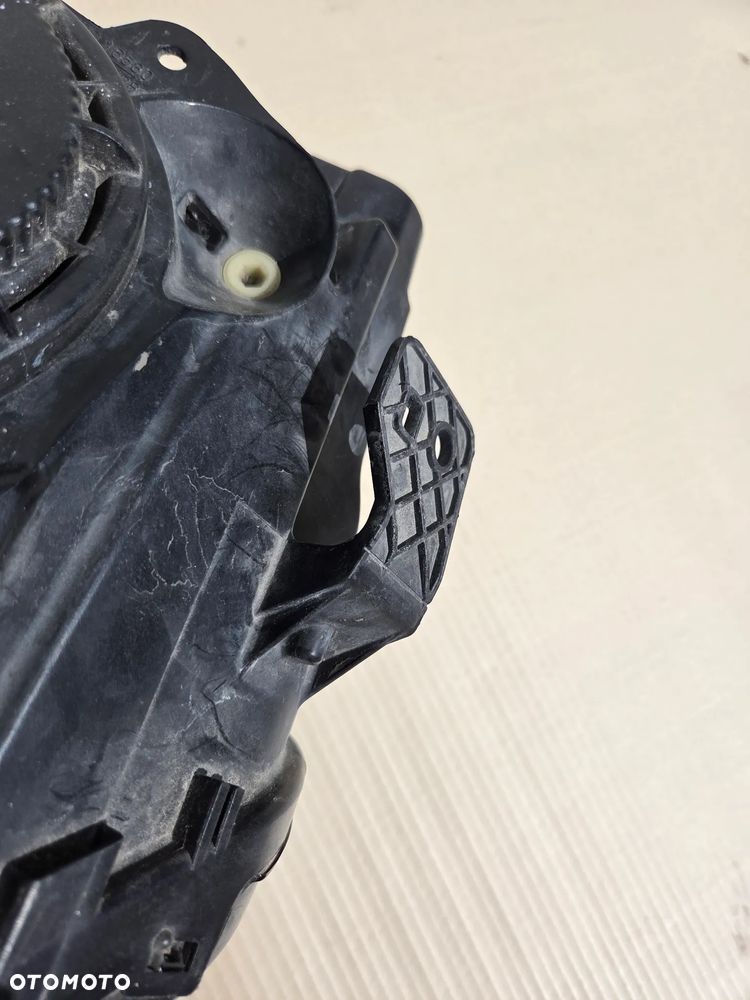 Lampa przednia lewa Citroen C3 Aircross  13468646 - 8