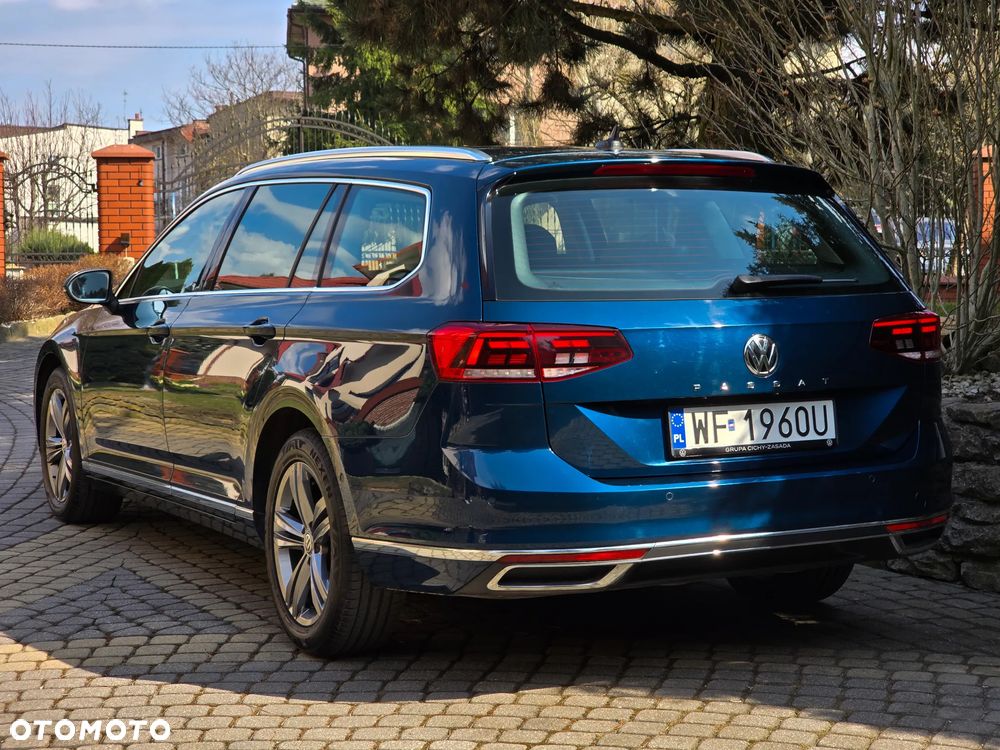Volkswagen Passat Variant 2.0 TDI EVO Elegance DSG - 4