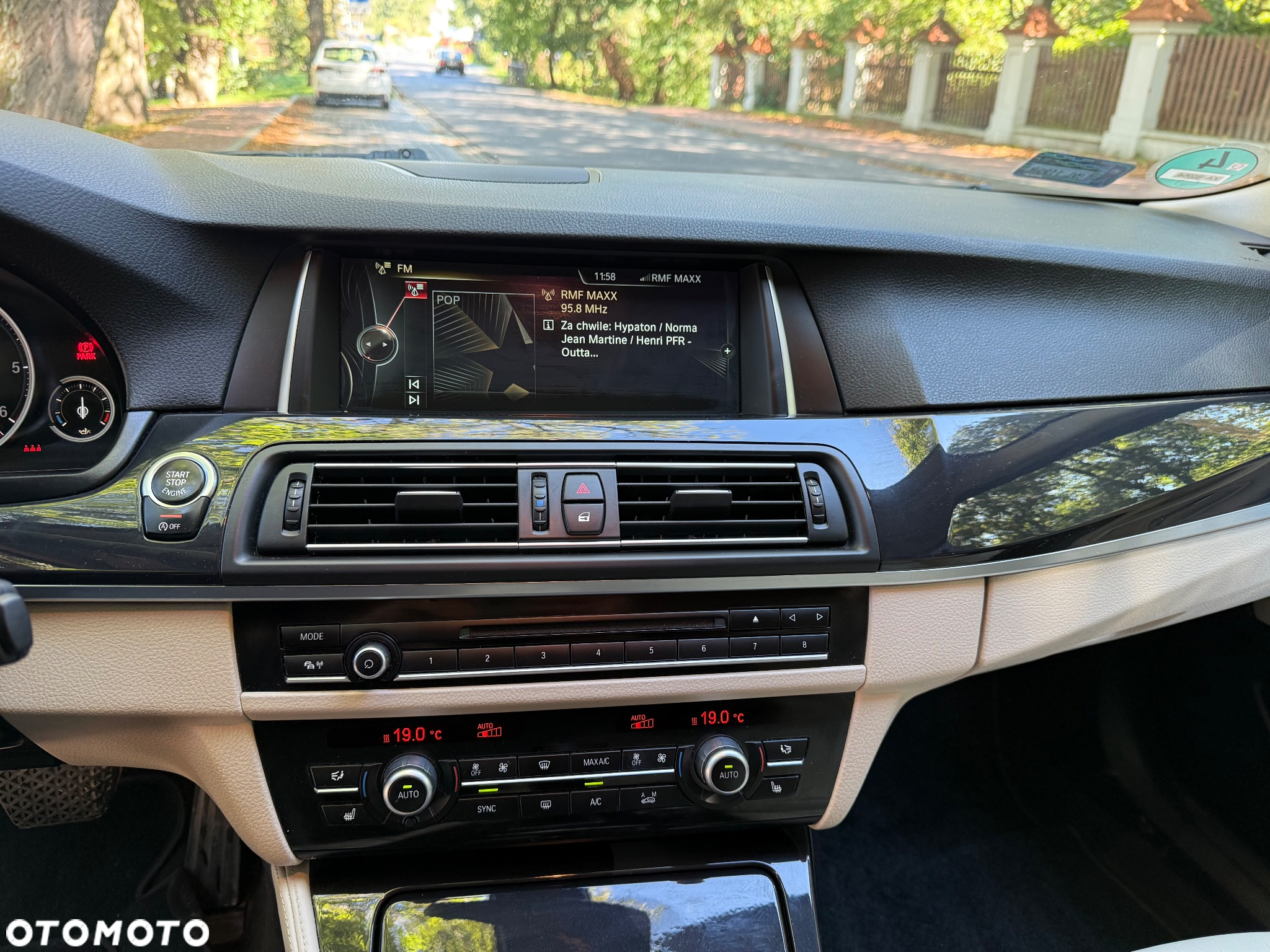 BMW Seria 5 525d Touring Luxury Line - 12