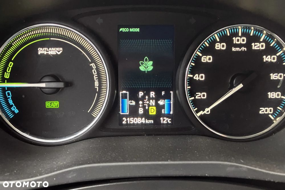 Mitsubishi Outlander 2.0 4WD Plus - 10