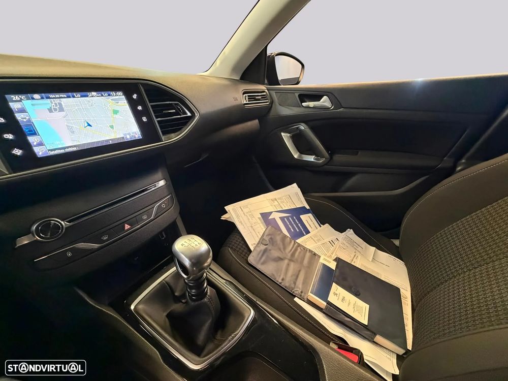 Peugeot 308 SW 1.2 PureTech Allure - 25