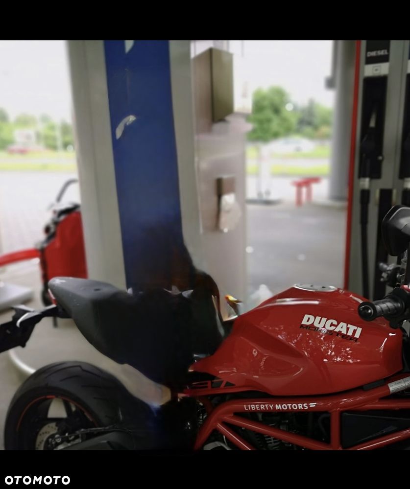 Ducati Monster - 1
