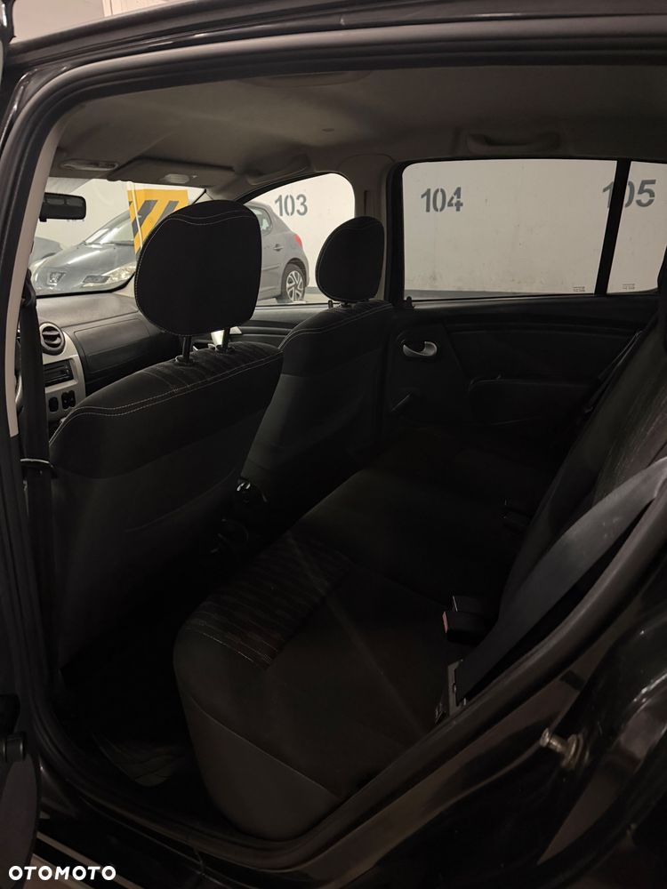 Dacia Sandero - 12
