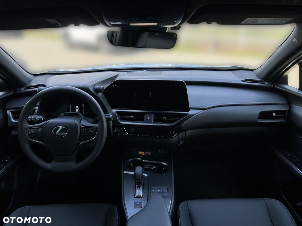 Lexus UX 300h F Sport Design - 3
