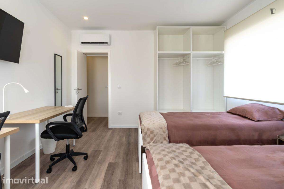Quarto - localizado em Rio Tinto Porto - Grande imagem: 2/19