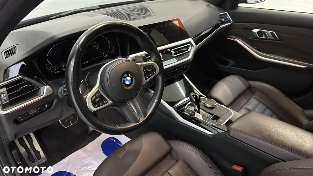 BMW Seria 3 330i M Sport sport - 10