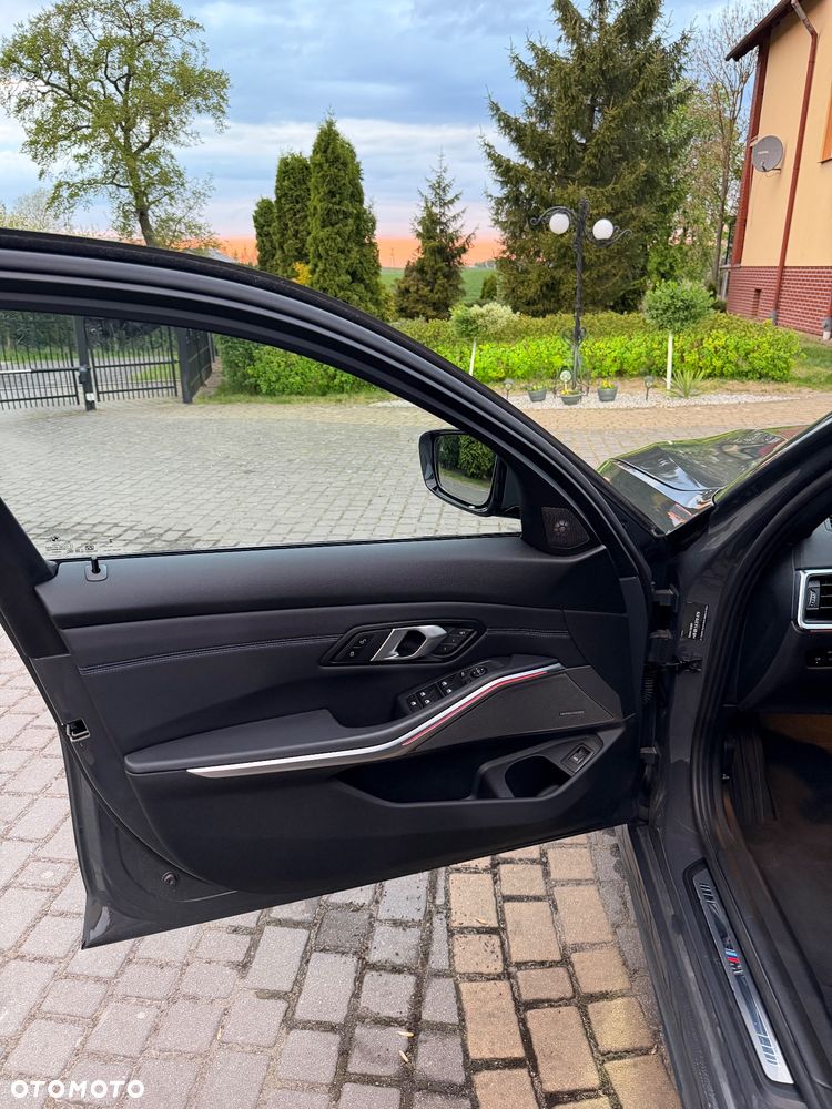 BMW Seria 3 320d xDrive MHEV M Sport sport - 14