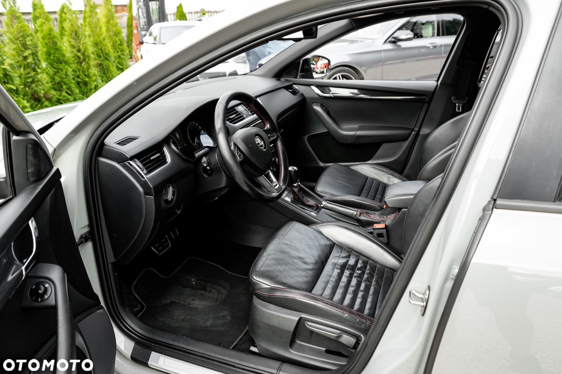 Skoda Octavia Combi 2.0 TSI (Green tec) DSG RS - 19