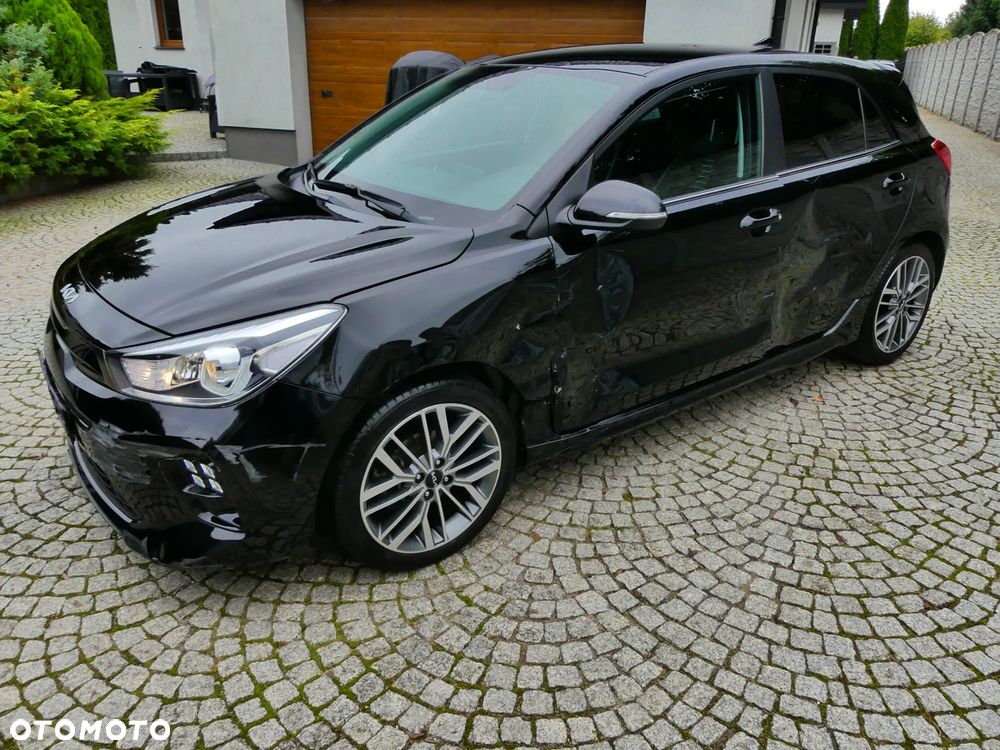 Kia Rio - 12