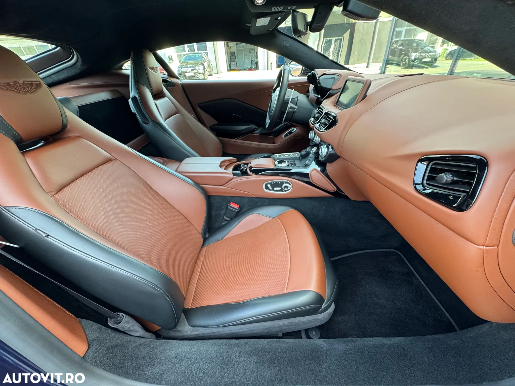 Aston Martin V8 Vantage - 7