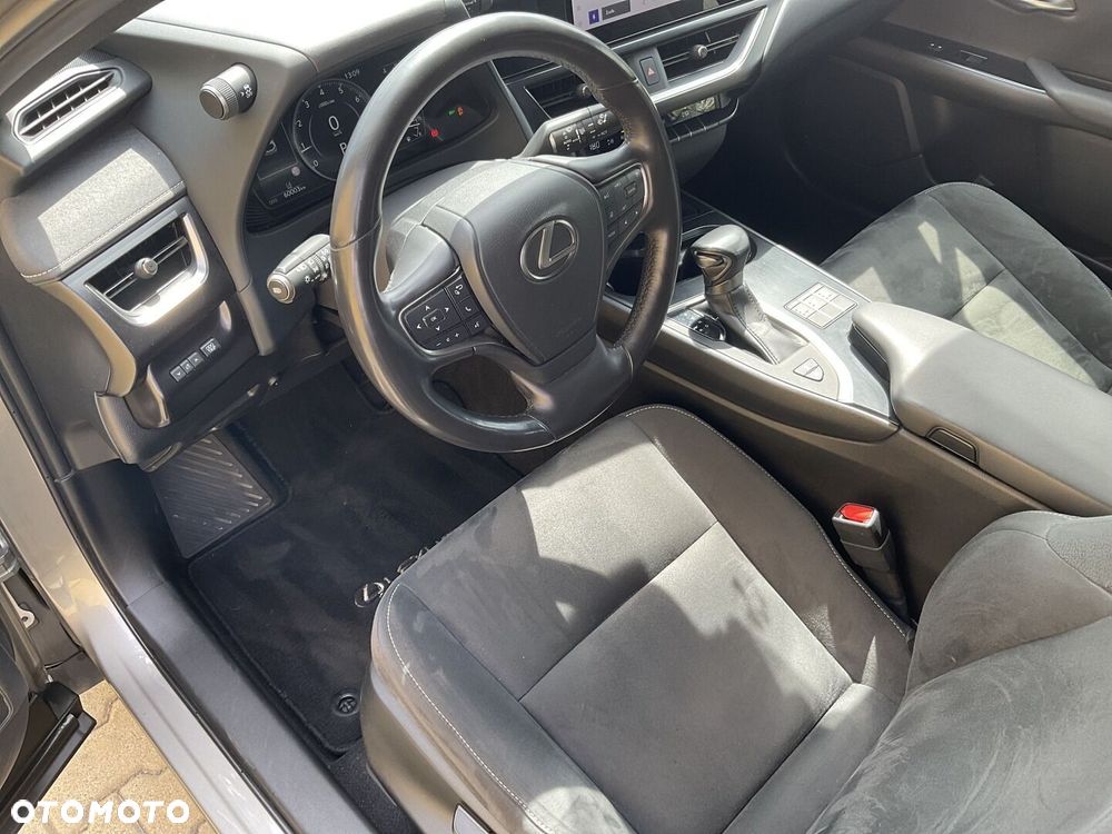 Lexus UX - 20
