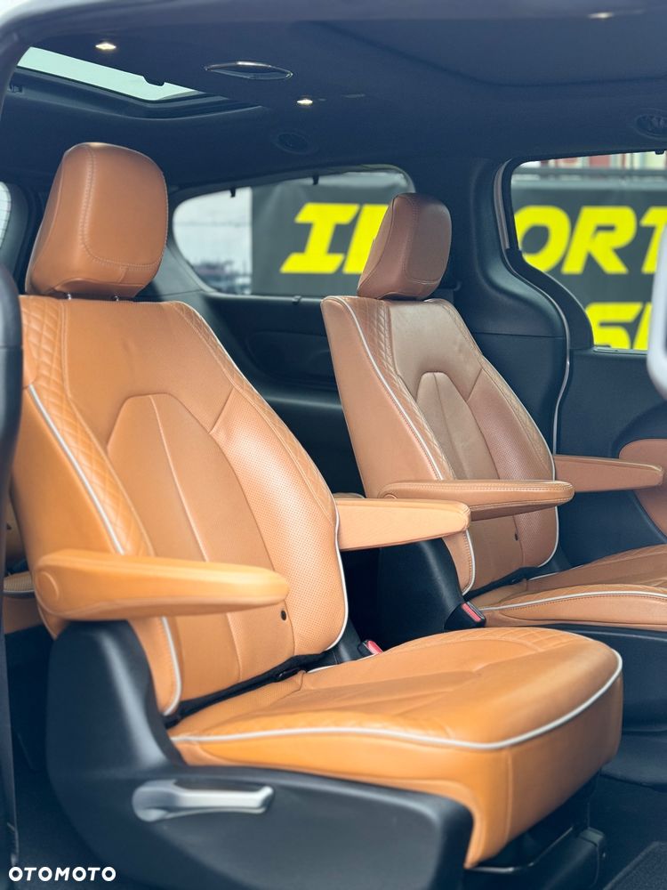 Chrysler Pacifica - 29