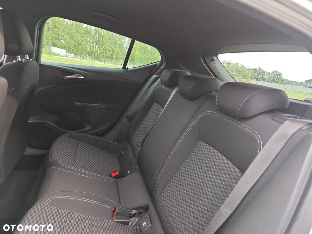 Opel Astra 1.4 T Dynamic - 21