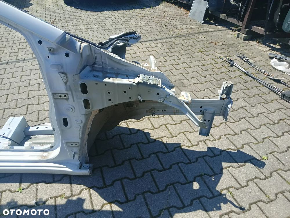 Nissan Micra K14 Podłużnica prawa - 3