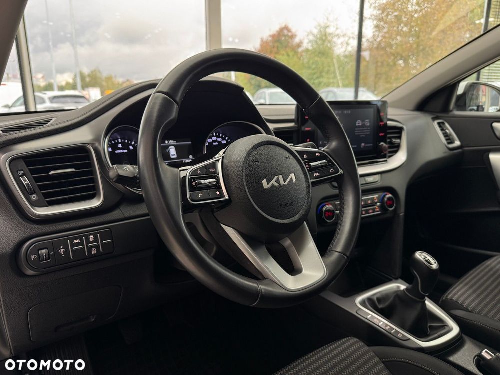 Kia Ceed 1.5 T-GDI M - 8