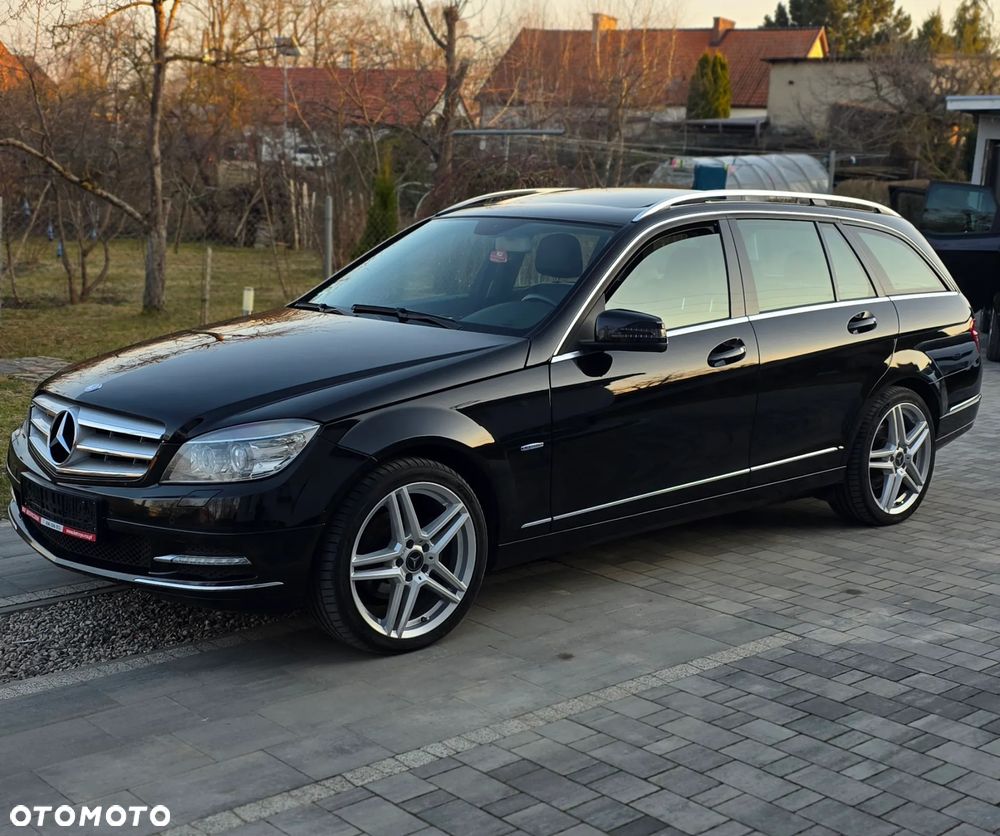 Mercedes-Benz Klasa C 200 (BlueEFFICIENCY) 7G-TRONIC Avantgarde - 4