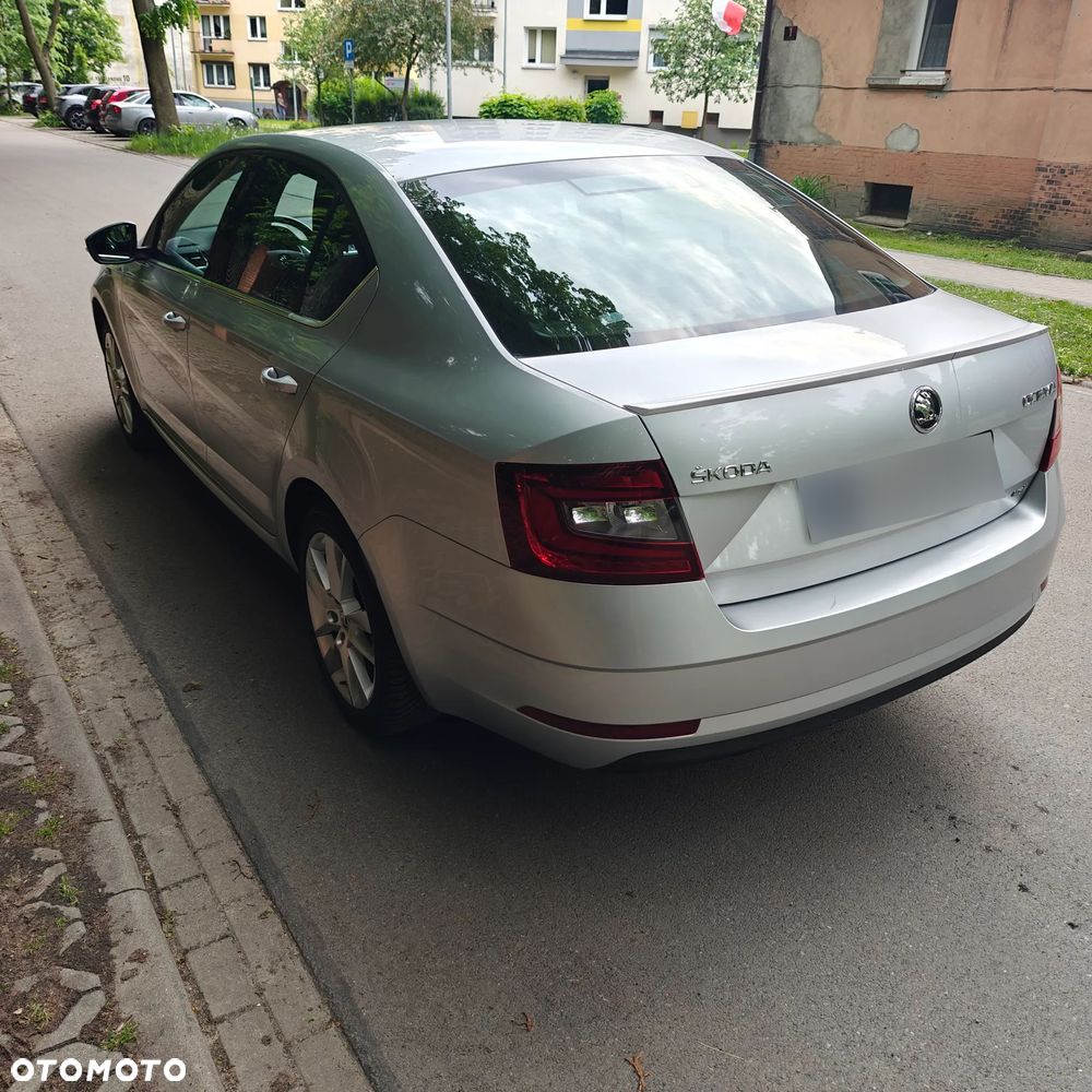 Skoda Octavia 2.0 TDI 4x4 Style DSG - 5