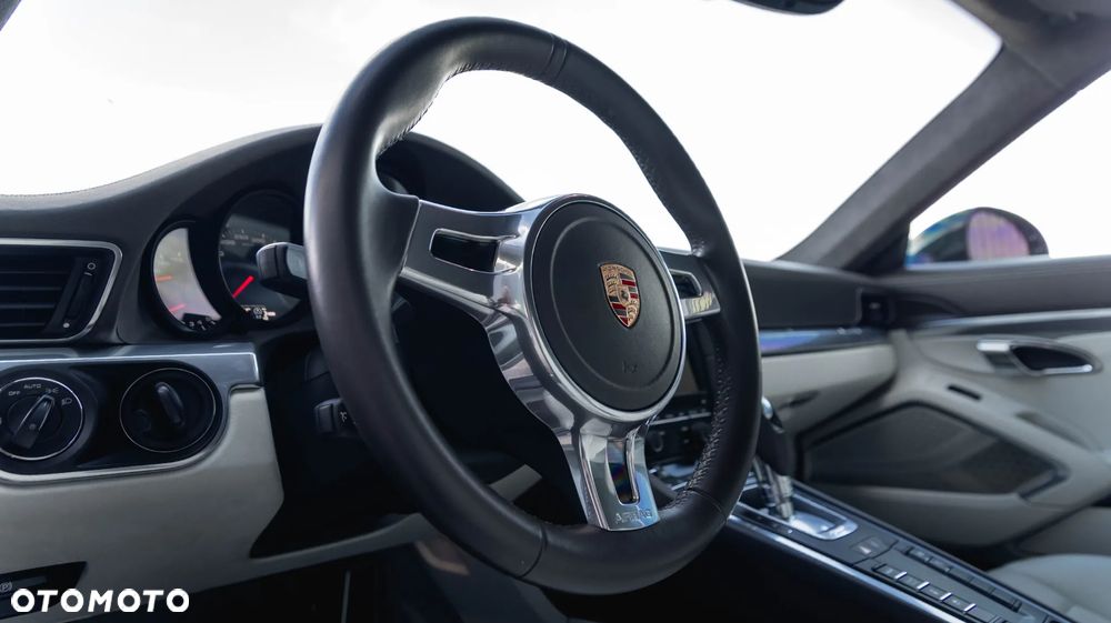 Porsche 911 Carrera S PDK - 27
