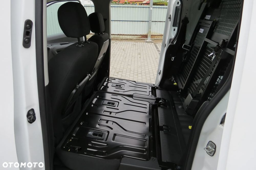 Toyota Proace City 1.2 D-4t 130km A/t Long Brygadówka - 20