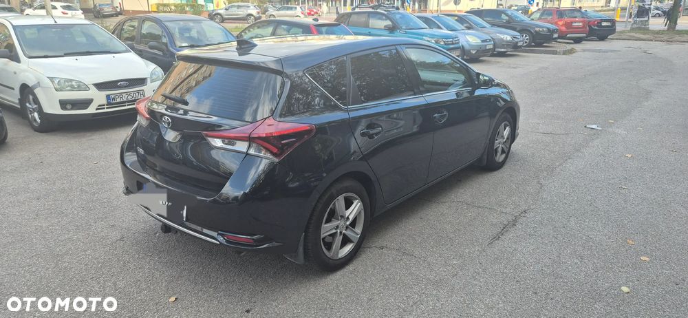 Toyota Auris 1.6 Premium - 4