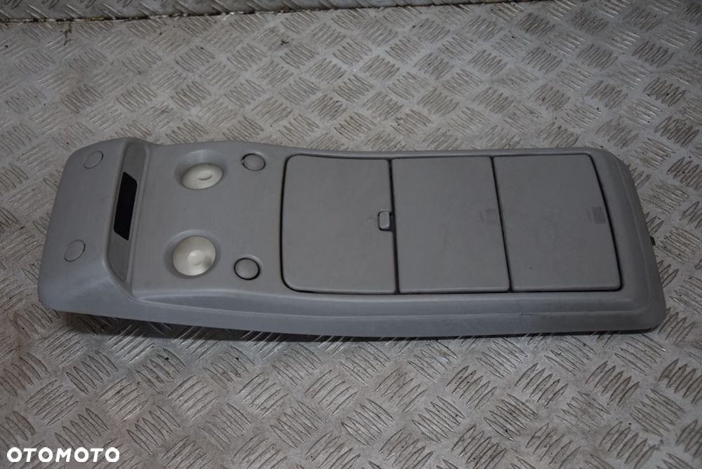 MITSUBISHI PAJERO SPORT LAMPKA KABINY OŚWIETLENIE