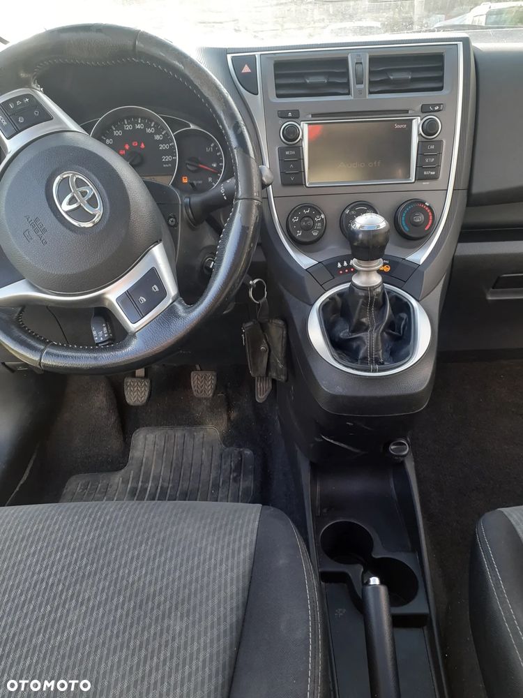 Toyota Verso S - 10