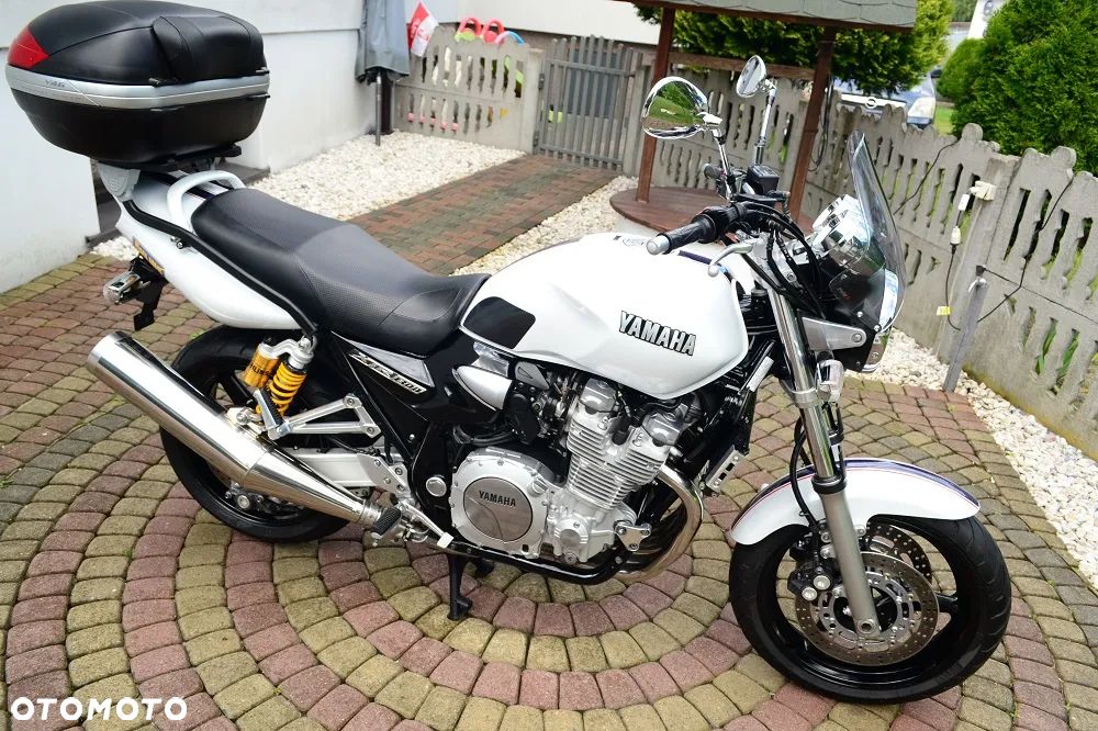Yamaha XJR - 4