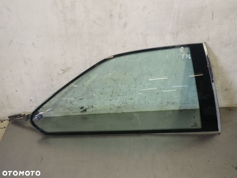 SZYBA KAROSERYJNA PRAWA TYLNA BMW E36 COUPE 2.0 M52B20 - 1