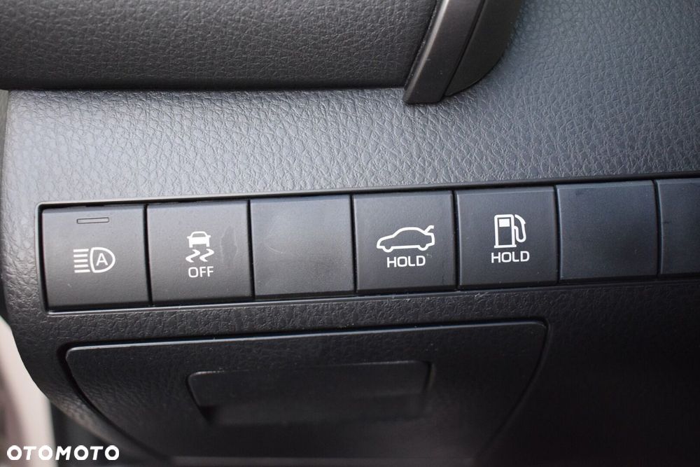 Toyota Camry 2.5 Hybrid Comfort CVT - 23