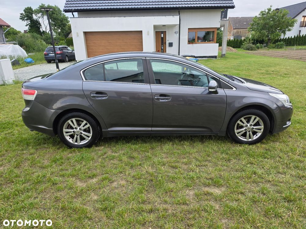 Toyota Avensis 2.0 D-4D Sol - 4