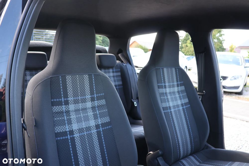 Volkswagen up! 1.0 beats - 13