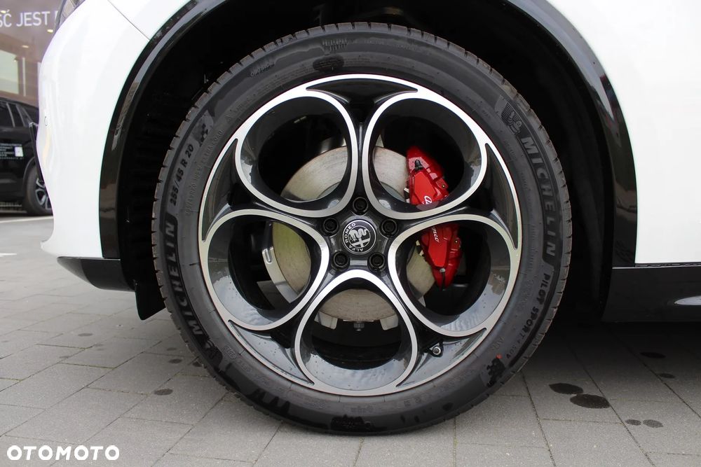 Alfa Romeo Stelvio 2.0 Turbo Veloce Q4 - 6