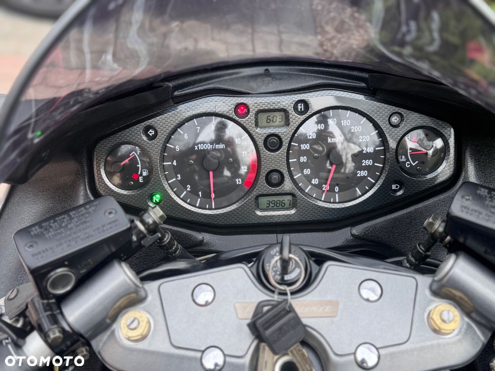 Suzuki GSX-R - 23