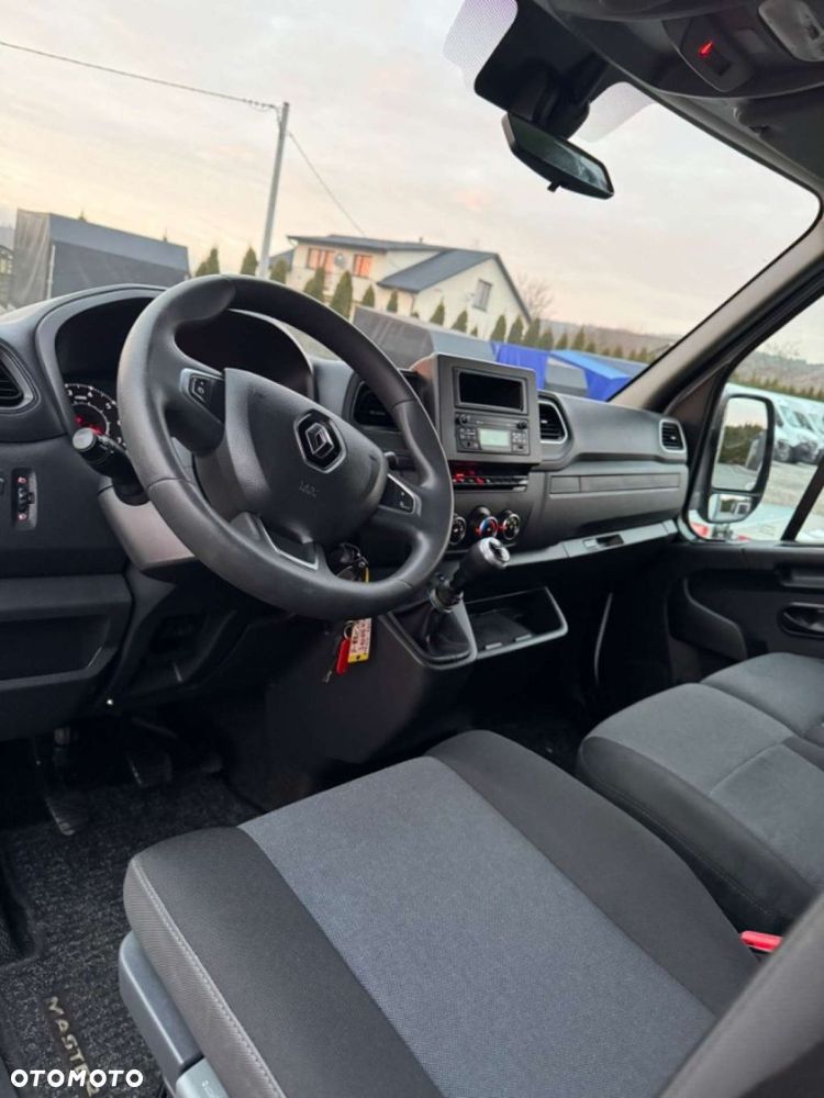 Renault Master 10 europalet z Windą - 30