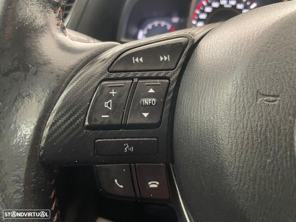 Mazda 3 1.5 Sky-D Evolve HS Navi - 23