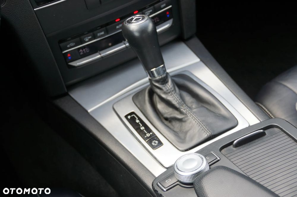 Mercedes-Benz Klasa E 220 CDI DPF BlueEFFICIENCY Automatik Avantgarde - 17