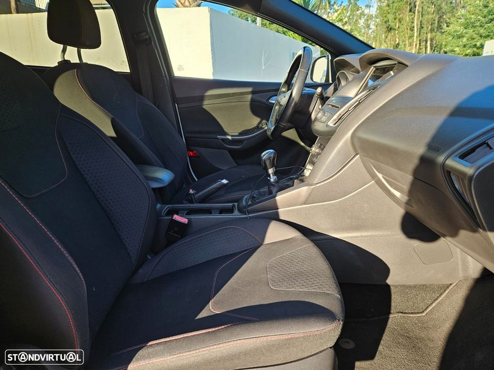 Ford Focus SW 1.5 TDCi ST-Line - 14