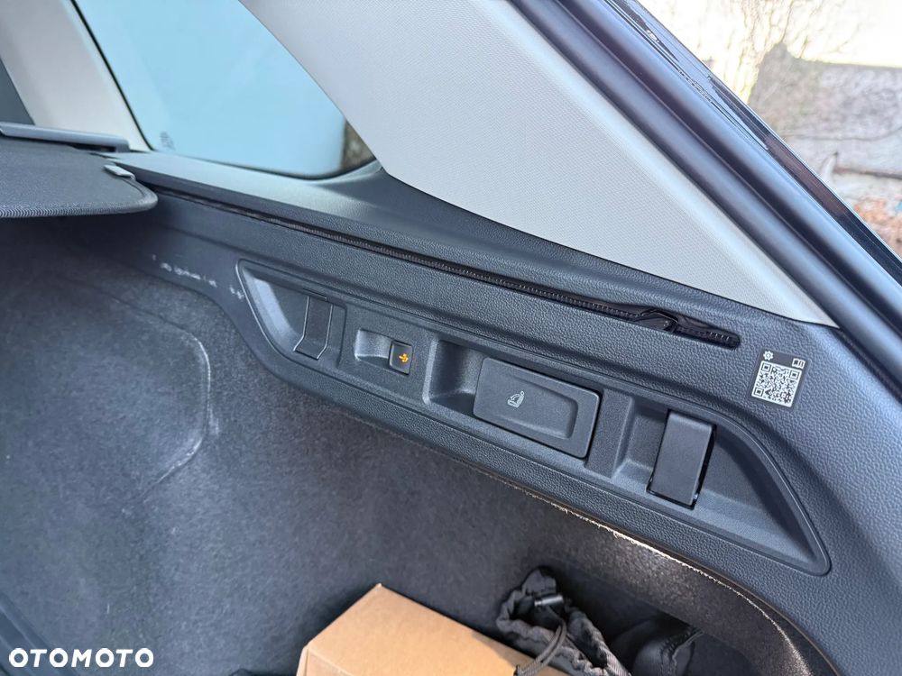 Volkswagen Passat 2.0 TDI SCR Elegance DSG - 9