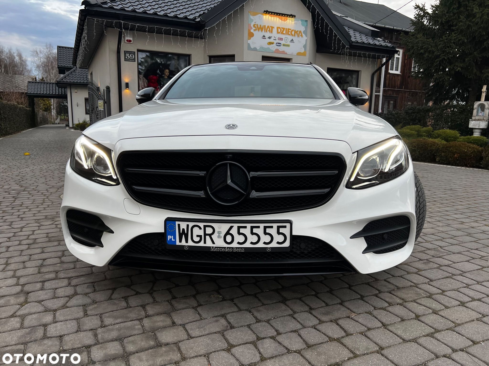 Mercedes-Benz Klasa E 220 d 4-Matic 9G-TRONIC - 1
