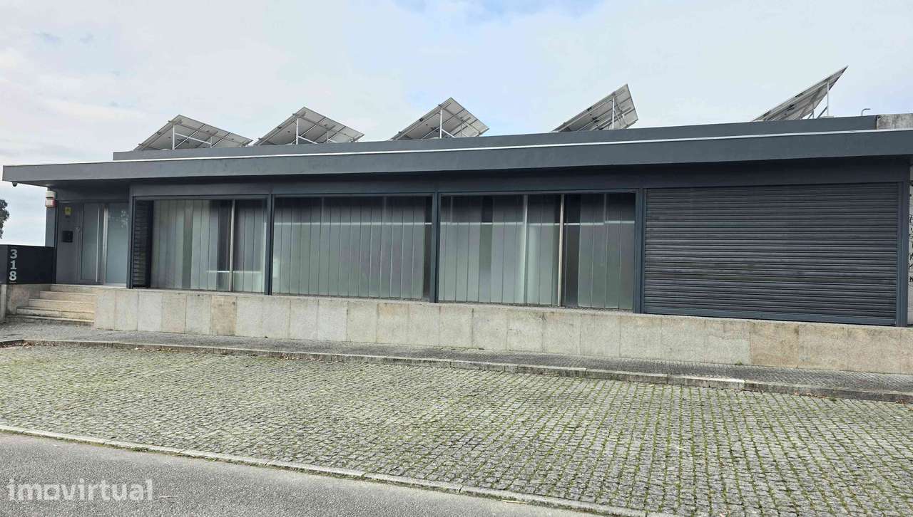 Armazém Industrial 1.500m² | Zona e Licença Industrial | Acesso TIR - Grande imagem: 3/42