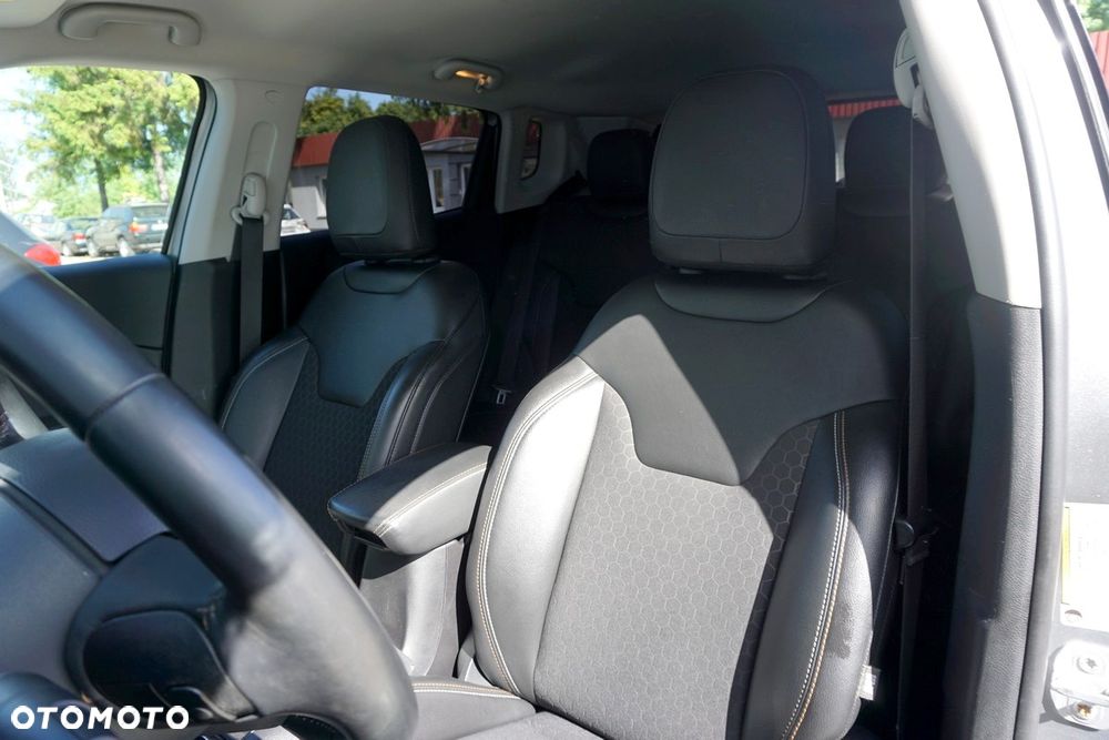 Jeep Compass 1.4 MultiAir Longitude - 24