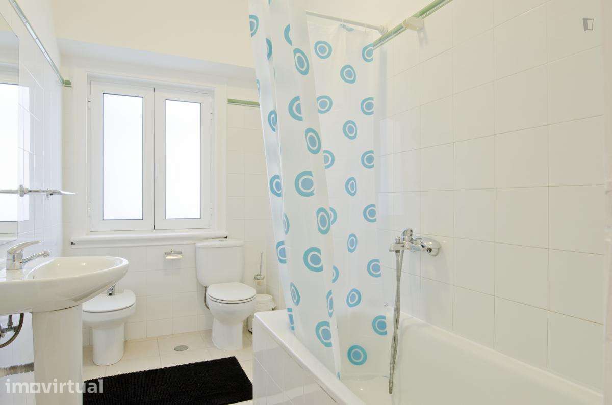 Quarto - localizado em Entrecampos Lisbon - Grande imagem: 4/12
