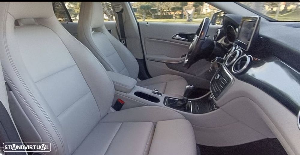 Mercedes-Benz CLA 180 d Shooting Brake - 15