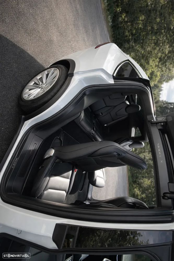 Tesla Model X 100D - 12