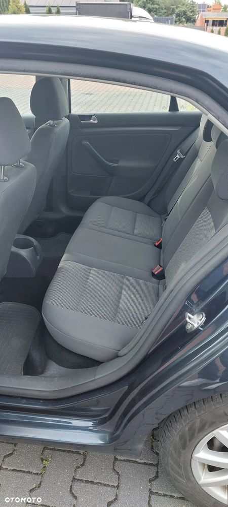 Volkswagen Jetta 1.9 TDI Trendline - 6