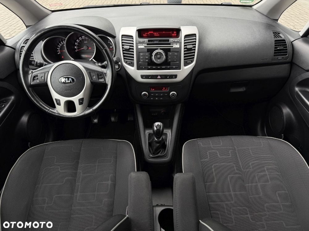 Kia Venga 1.4 CVVT UEFA EURO 2016 - 6