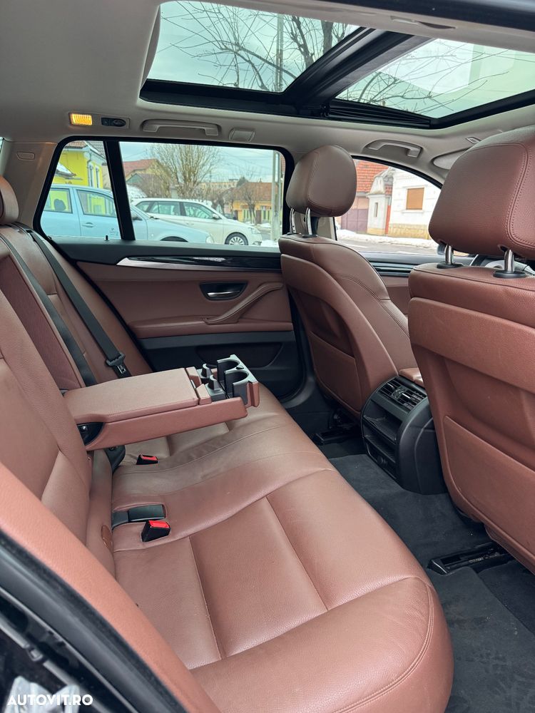 BMW Seria 5 520d Aut. Luxury Line - 13