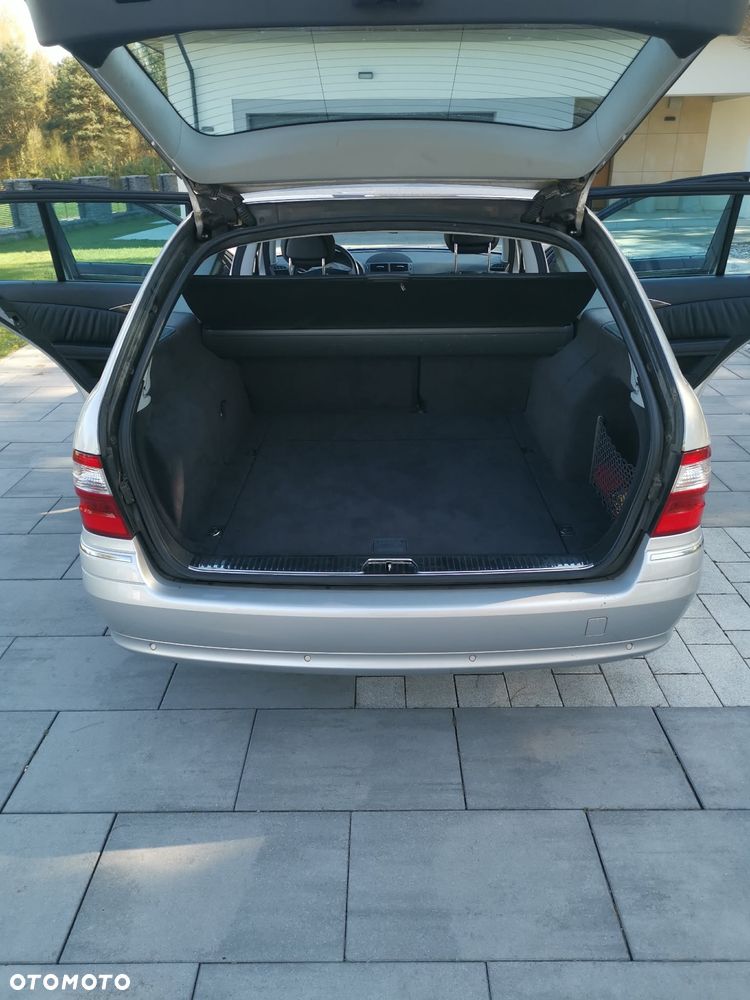 Mercedes-Benz Klasa E 320 T 4Matic Avantgarde - 11