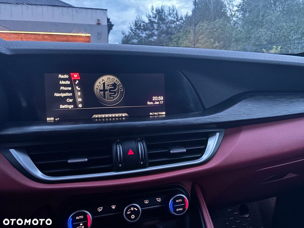 Alfa Romeo Stelvio 2.0 Turbo TI Q4 - 19